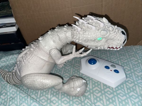 Jurassic World Zoomer Dino RC INDOMINUS REX Remote Control Dinosaur ...